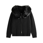 BIANCA – Oversized Strickmantel mit Kapuze & Fell-Kragen – Ansicht 2 | ZAYVI