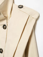 BSAY VINTAGE – Cropped Trenchcoat – Doppelreiher Épaulettes – Ansicht 4 | ZAYVI