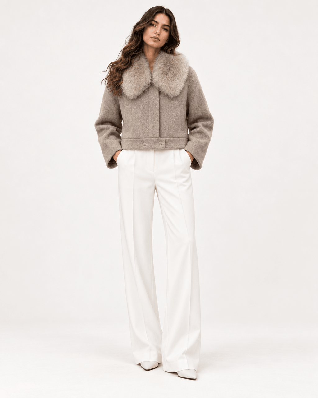CELESTE – Kurze Wolljacke mit Fellkragen - ZAYVI