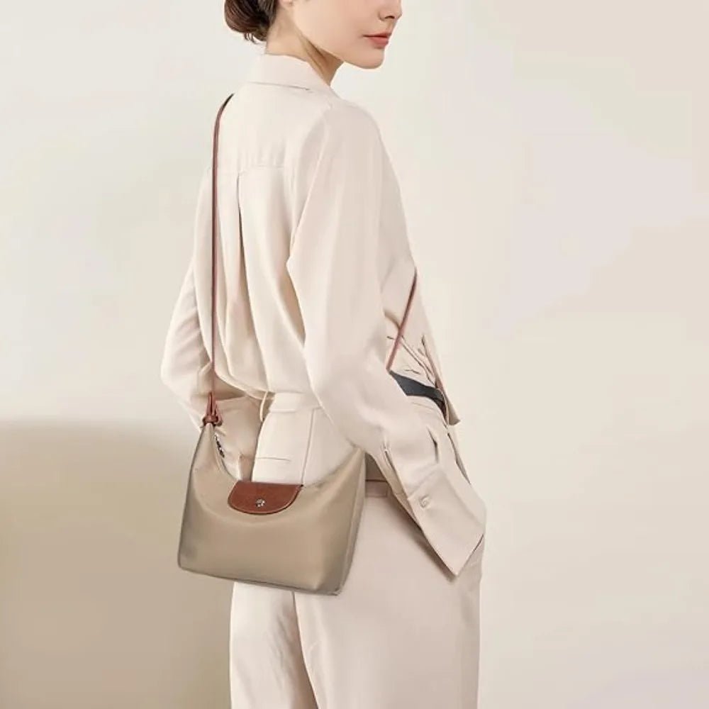 LUNA – Praktische Crossbody Dumpling Bag – Wasserdicht & Geräumig – Ansicht 2 | ZAYVI