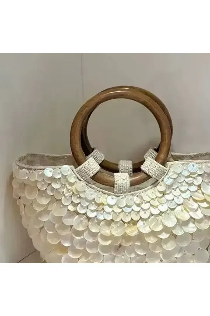 Boho Chic Perlmutt-Tasche mit Holzgriffen - elegante Strandtasche im Boho-Stil für Damenmode online kaufen.