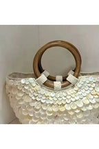 Boho Chic Perlmutt-Tasche mit Holzgriffen - elegante Strandtasche im Boho-Stil für Damenmode online kaufen.