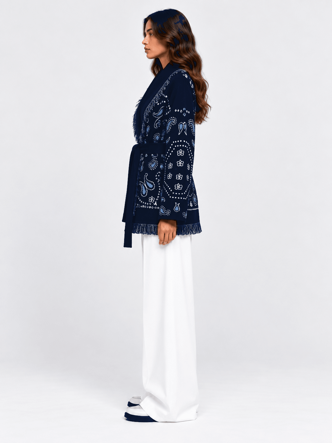 SIENNA – Dunkelblaue Wolljacke mit Bindegürtel - ZAYVI