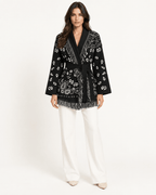 SIENNA – Schwarze Wolljacke mit Bindegürtel - ZAYVI